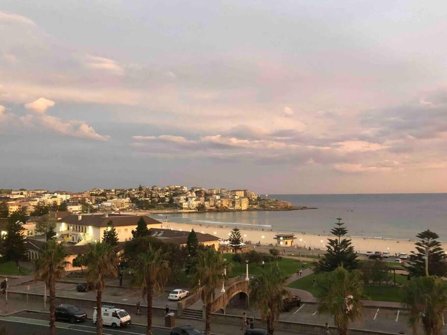 Bondi Beach Waves Beachfront Apartment Cité de Cité de Sydney Extérieur photo